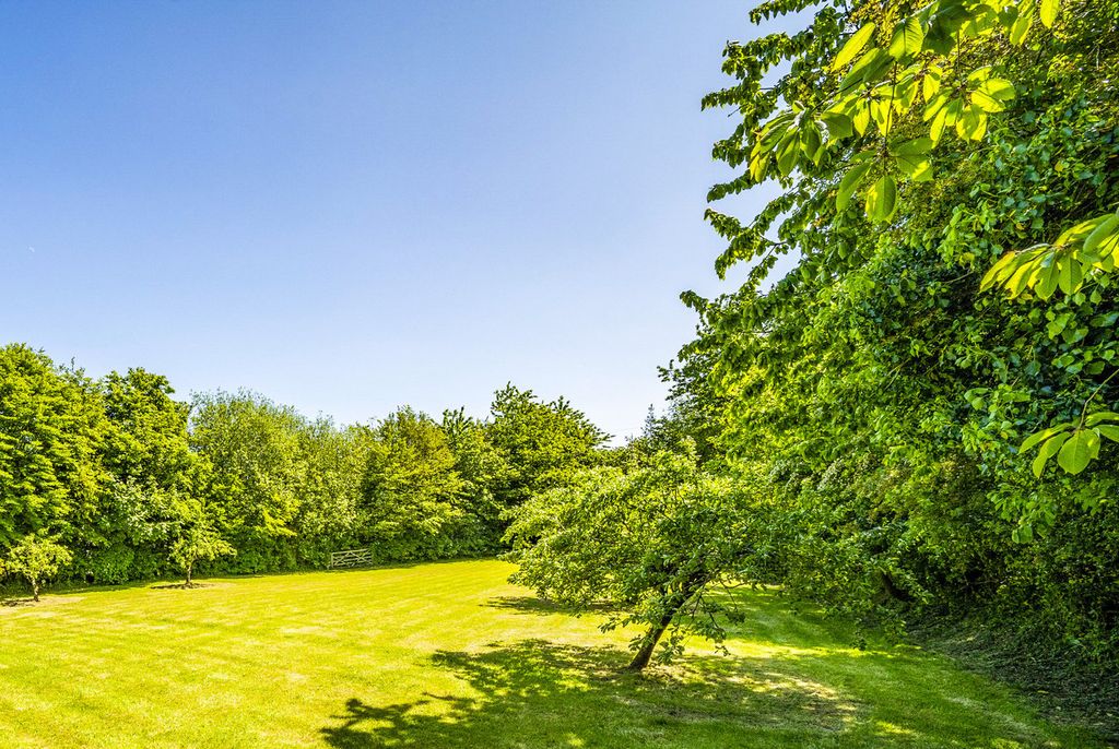 Property photo 2 of 5