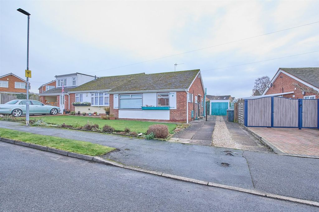 Property photo 1 of 12 Alfreton Close.Jpg