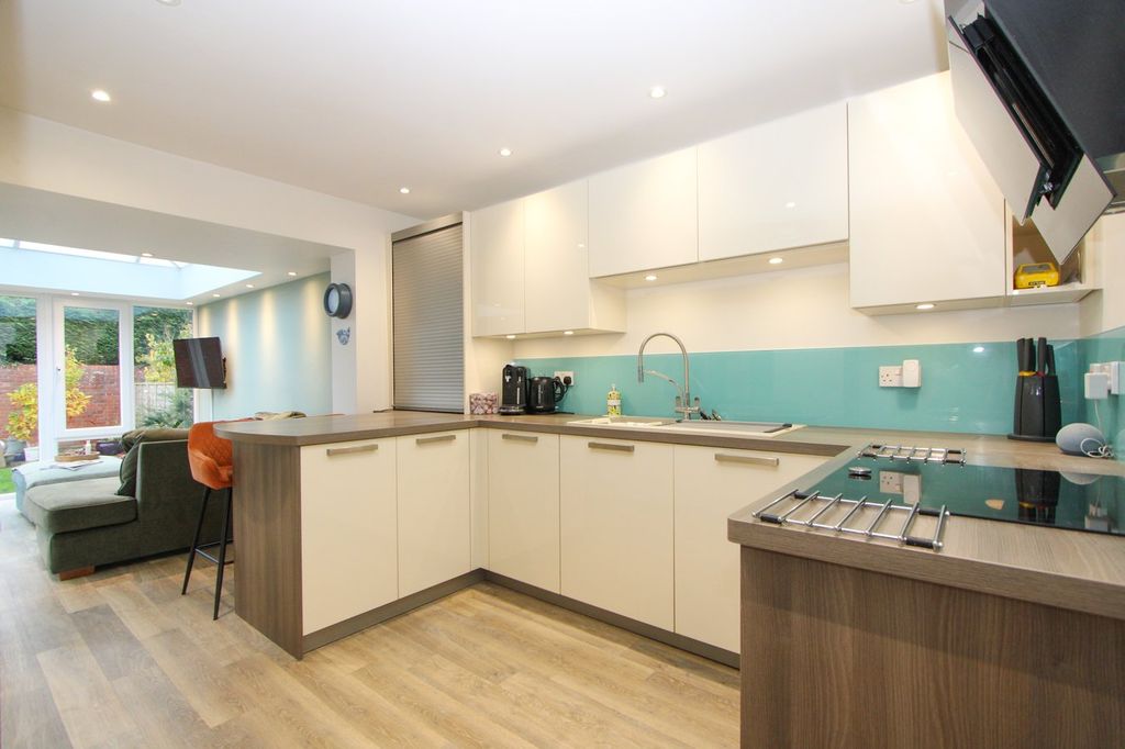 Property photo 3 of 22