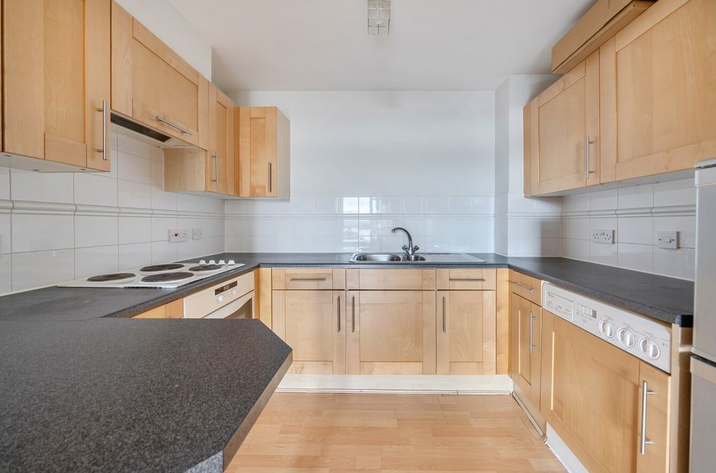 Property photo 2 of 12 1448830-18-69E612...