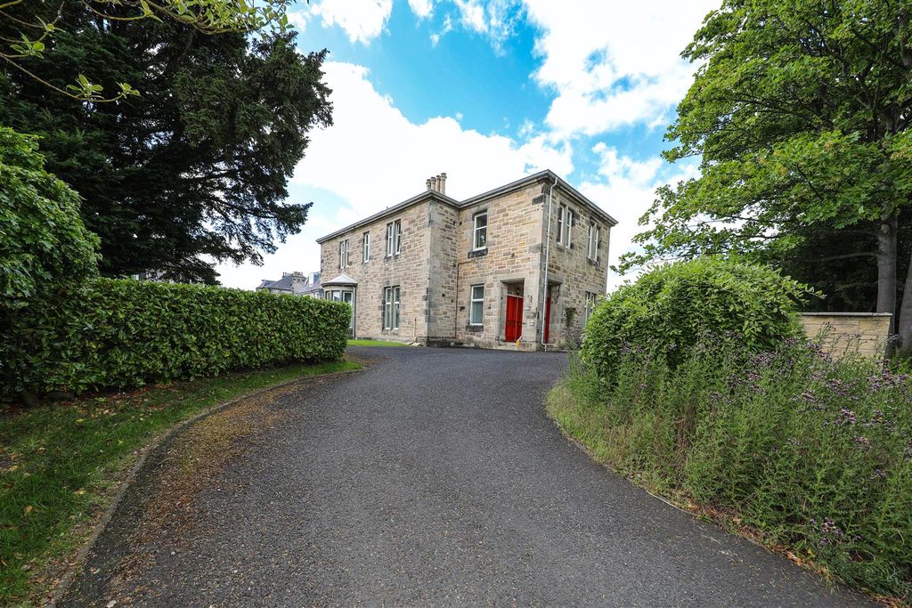 Property photo 2 of 23 A
