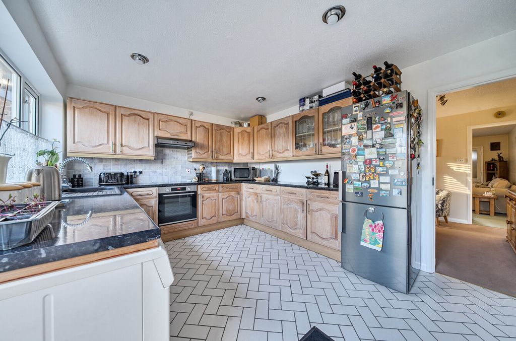 Property photo 3 of 14 1431132-15-69B996...