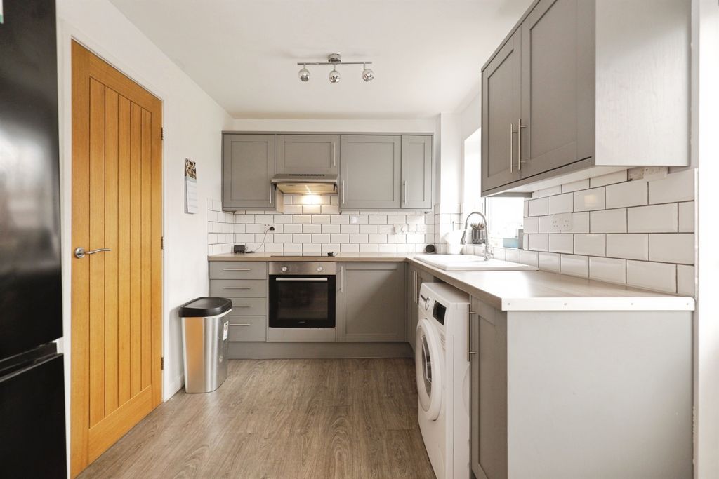 Property photo 3 of 17