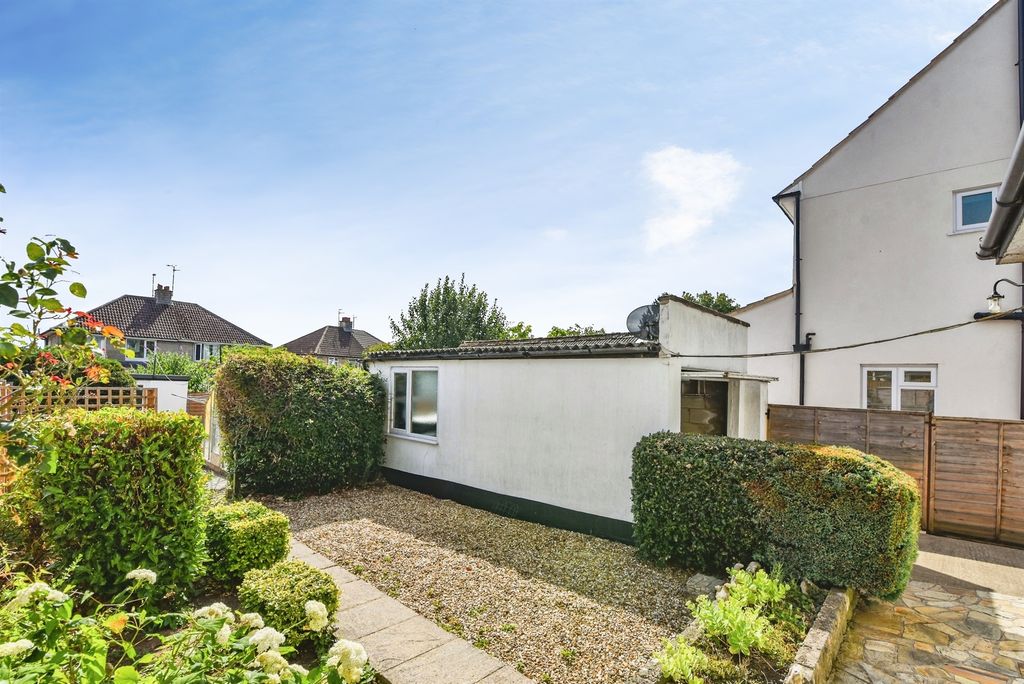 Property photo 3 of 15