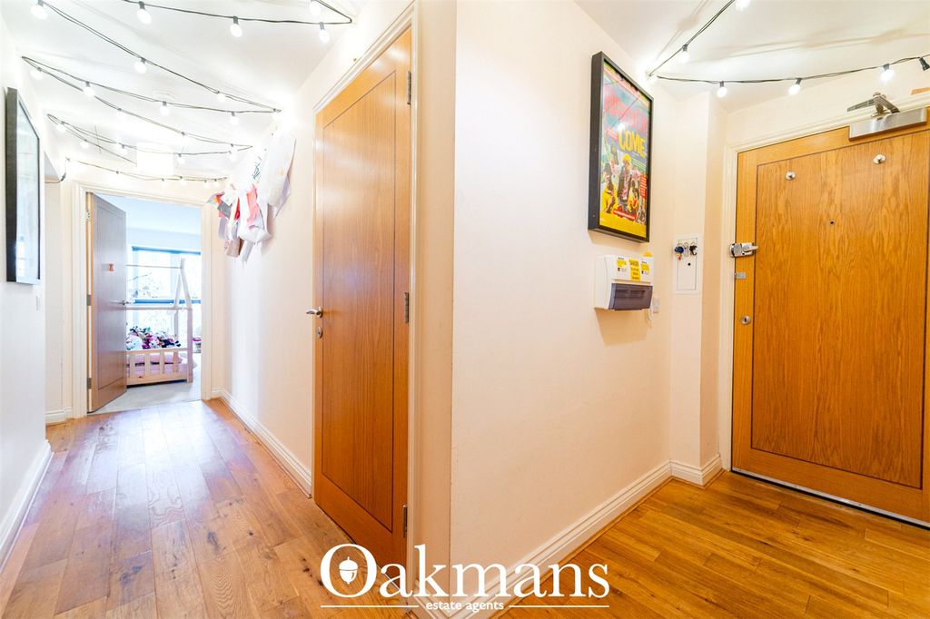 Property photo 3 of 39 Picture No. 33