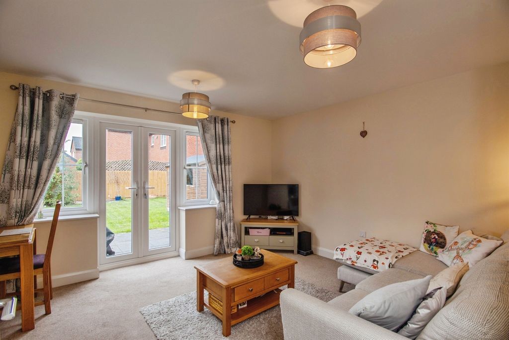 Property photo 2 of 17