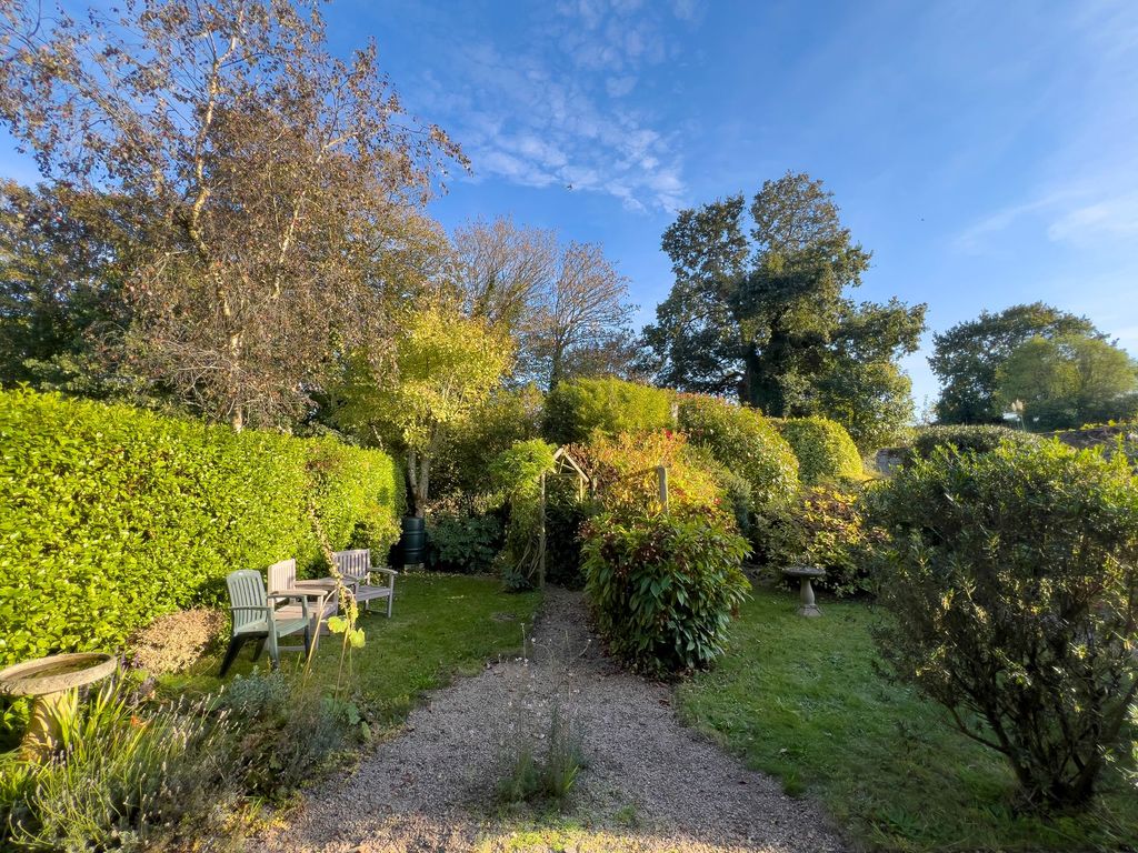 Property photo 3 of 42