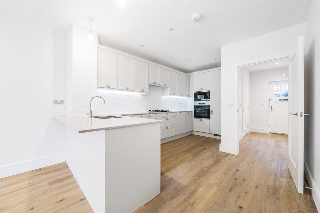 Property photo 2 of 12 Kitchen