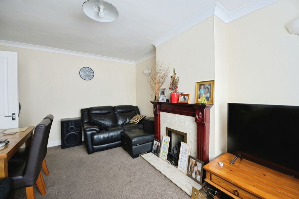 Property photo 3 of 16 Pbox-Img.Jpg