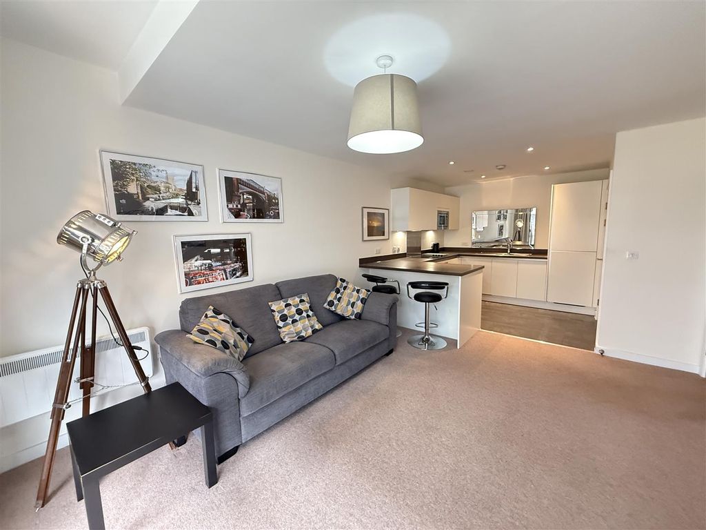 Property photo 2 of 12