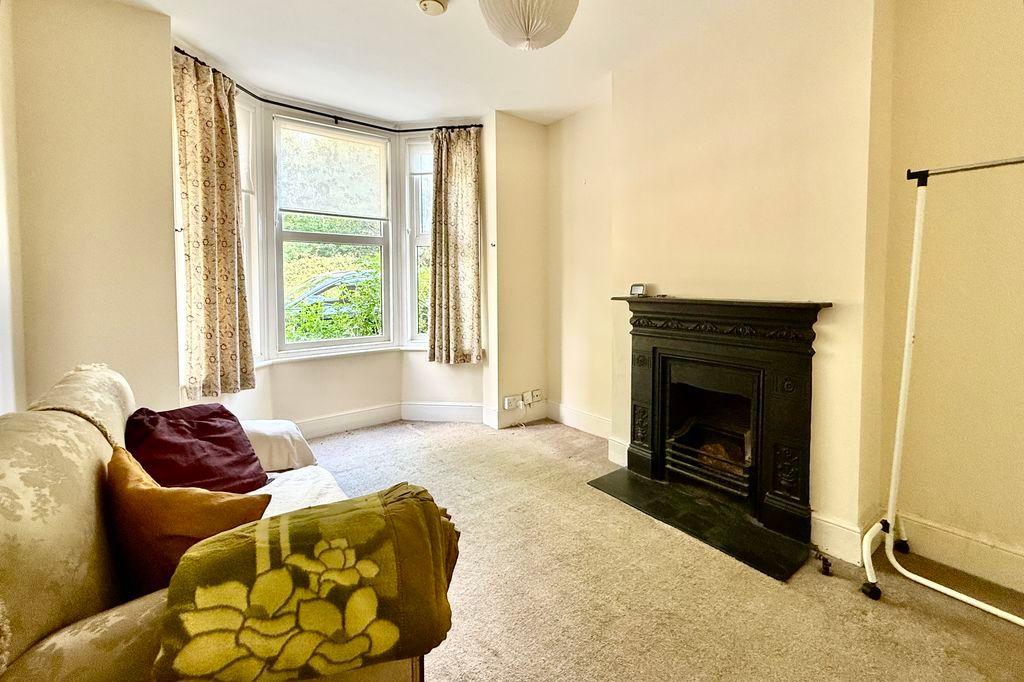 Property photo 3 of 12 Photo 6
