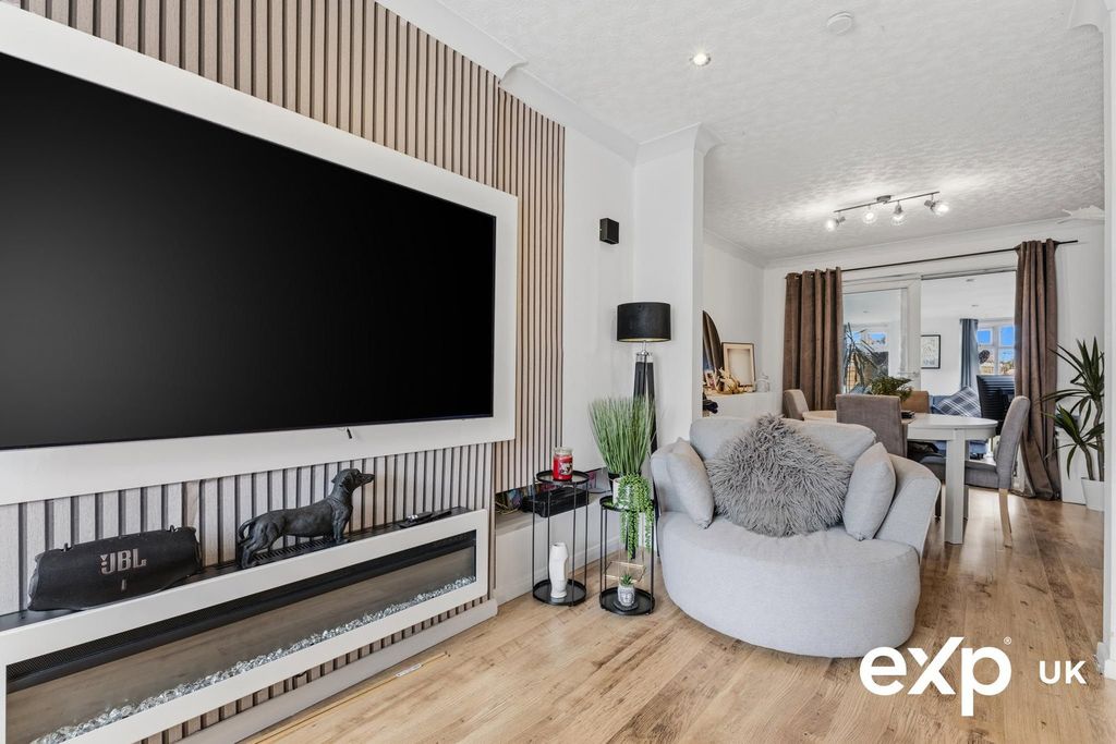 Property photo 1 of 33