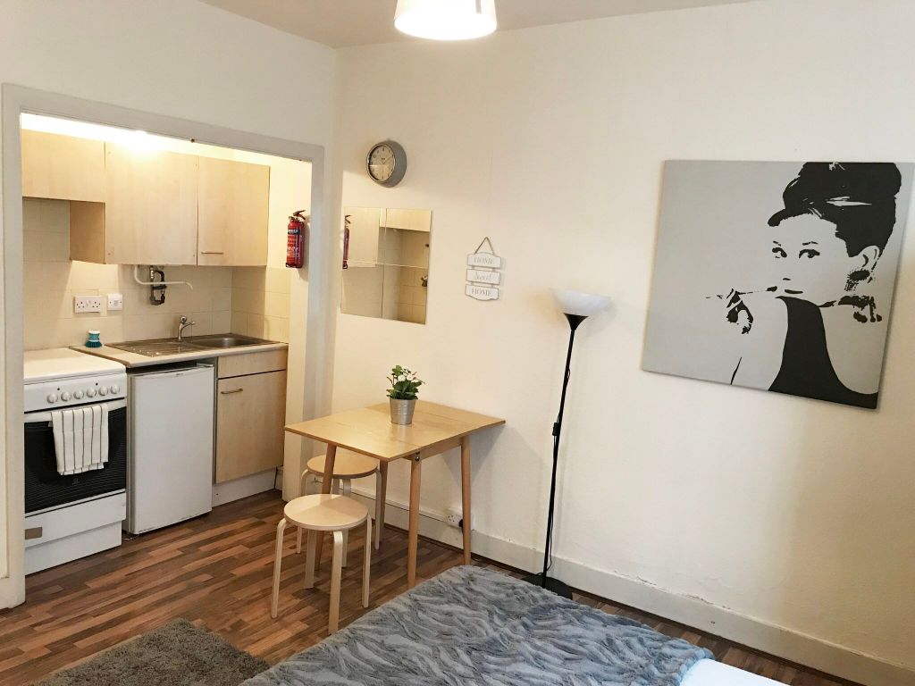 Property photo 2 of 5 Kitchen