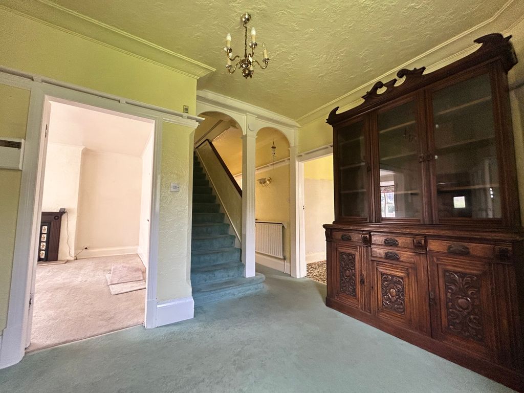 Property photo 2 of 19 Image