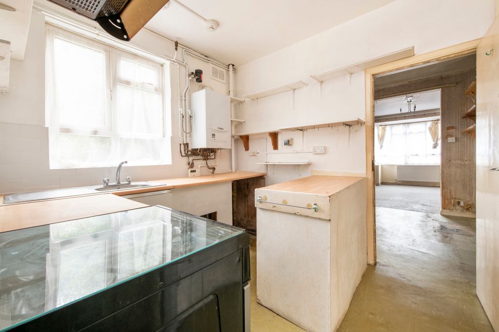 Property photo 3 of 8