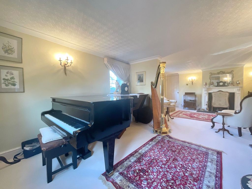 Property photo 3 of 29