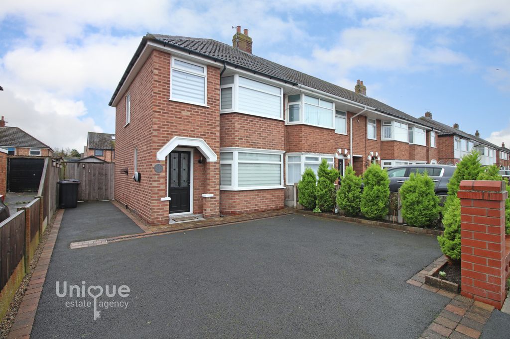 Property photo 1 of 21