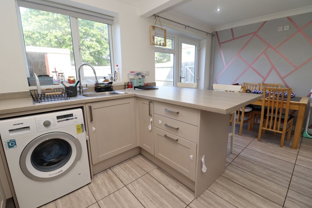 Property photo 2 of 12 Img_5469