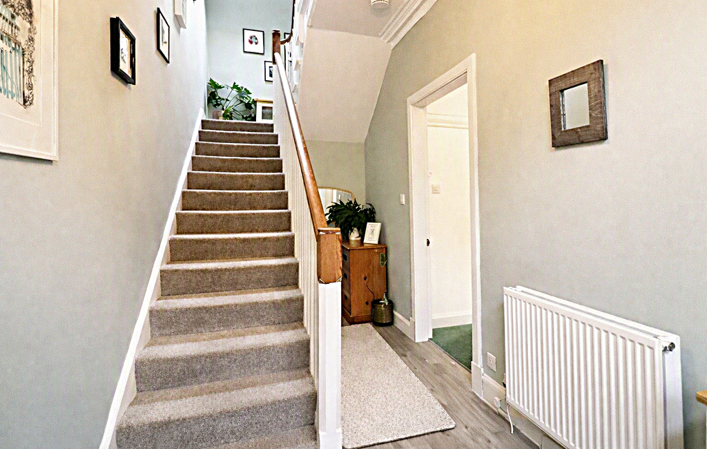 Property photo 2 of 20