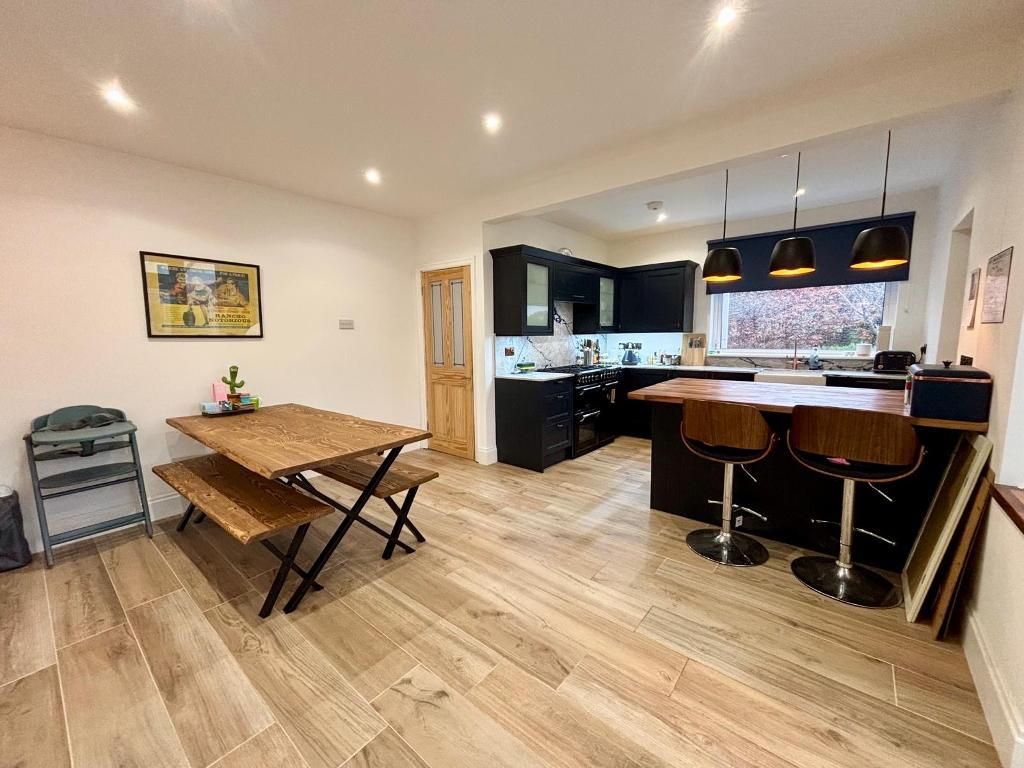 Property photo 3 of 23 Kitchen/Dining Room