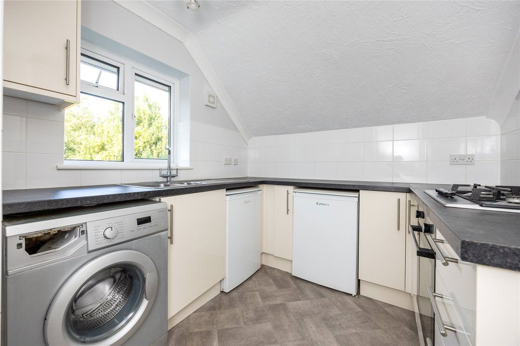 Property photo 2 of 12 Picture No. 16