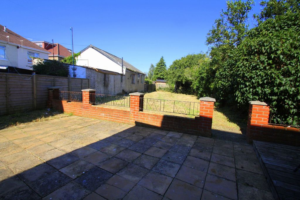 Property photo 3 of 19 Photo 4