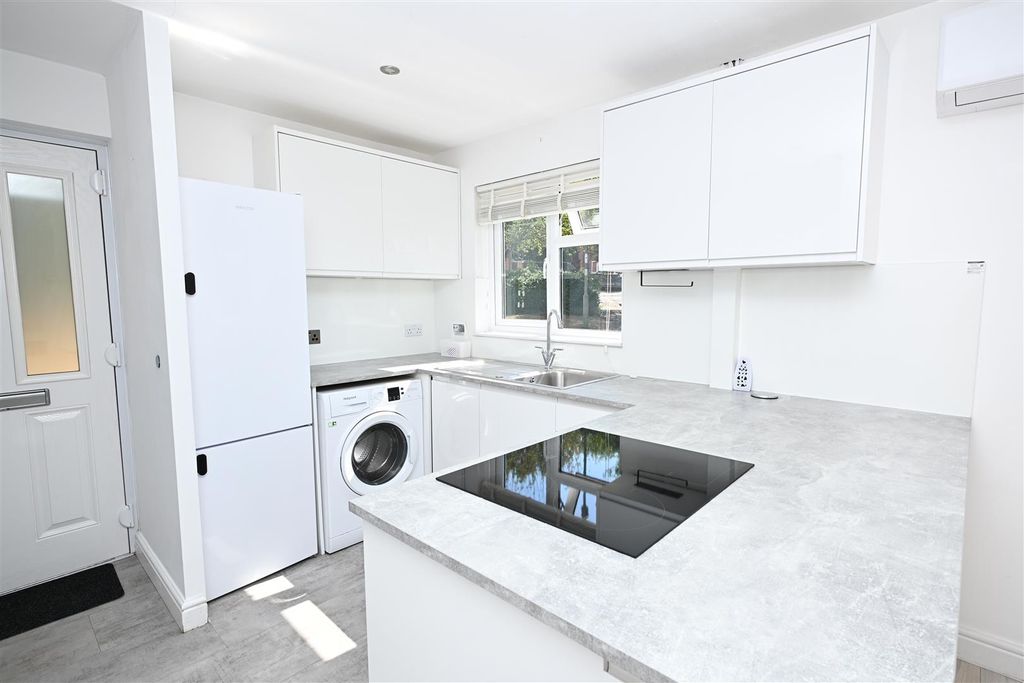 Property photo 2 of 14 Kitchen