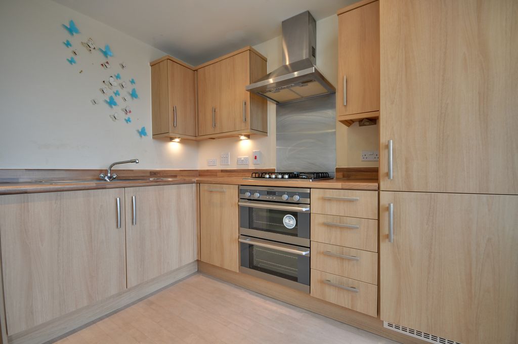 Property photo 3 of 13 Kitchen