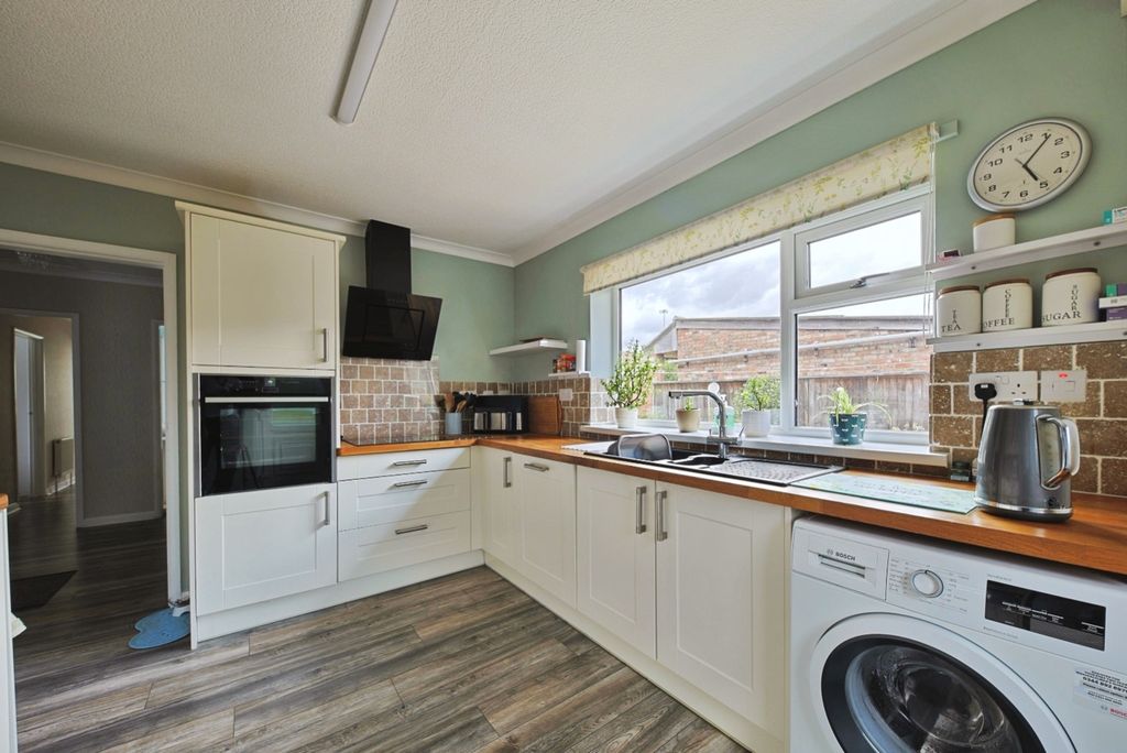 Property photo 3 of 14 45054410