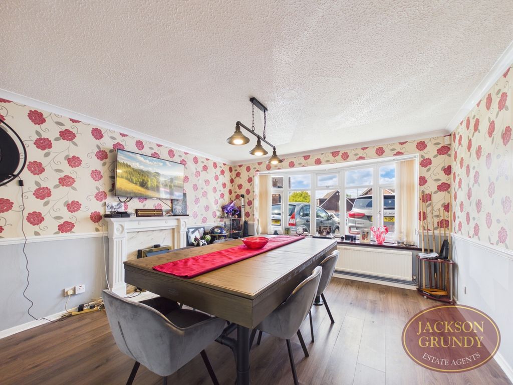 Property photo 3 of 22 Cowgill Close