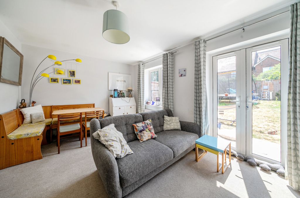 Property photo 3 of 14 1324760-15-686Fc0...
