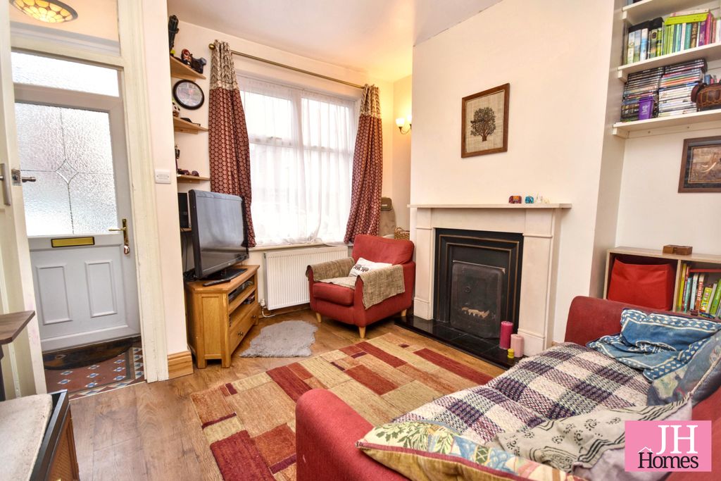 Property photo 2 of 10