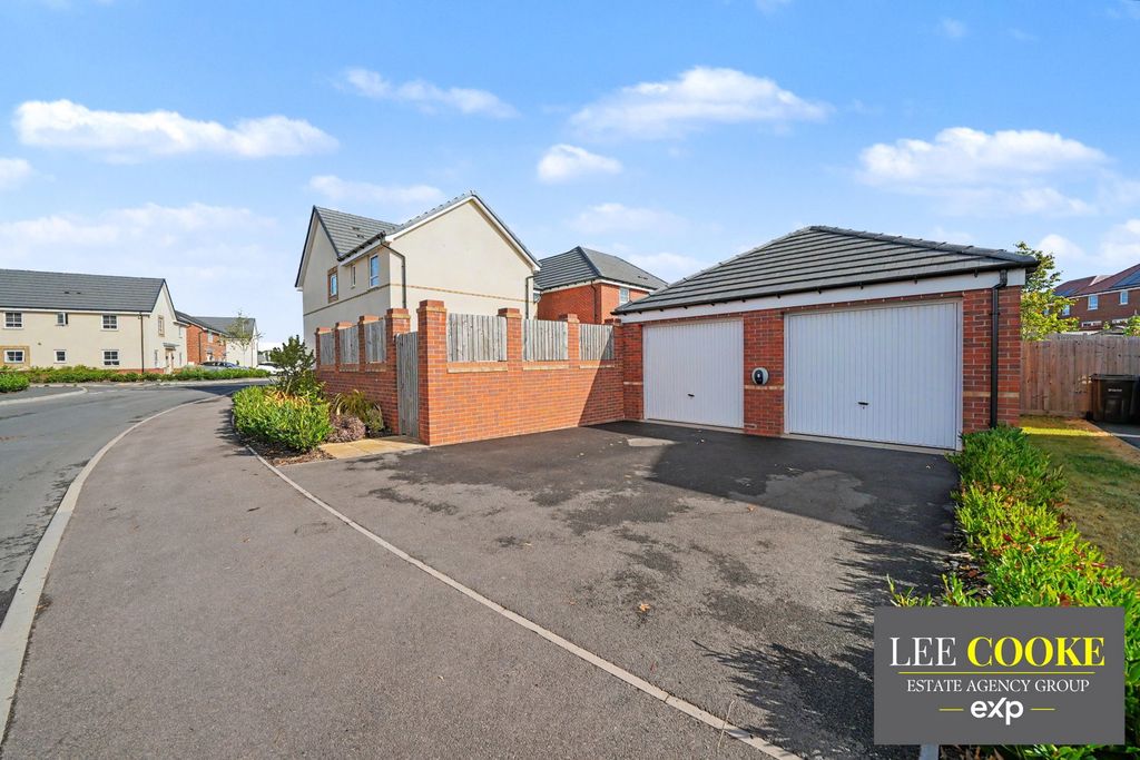 Property photo 3 of 45