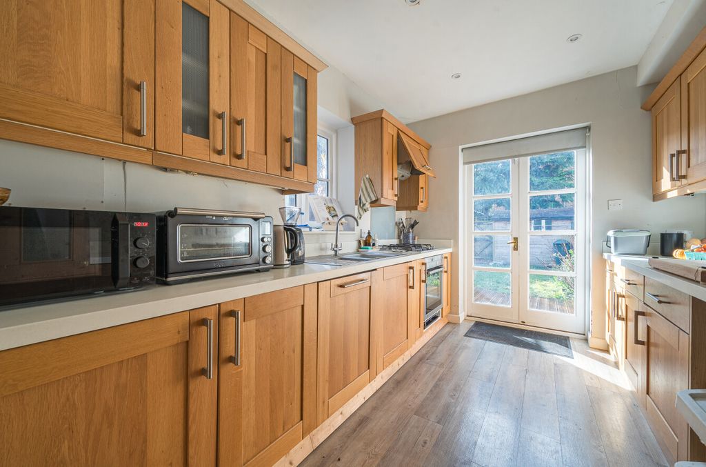 Property photo 3 of 9 1416572-3-6992F6F...