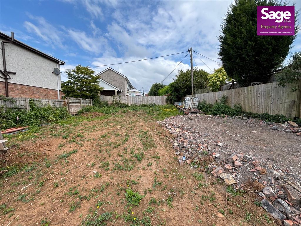 Property photo 3 of 11