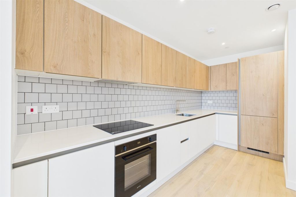 Property photo 3 of 15 Cam02700G0-Pr0262-Still011.Jpg