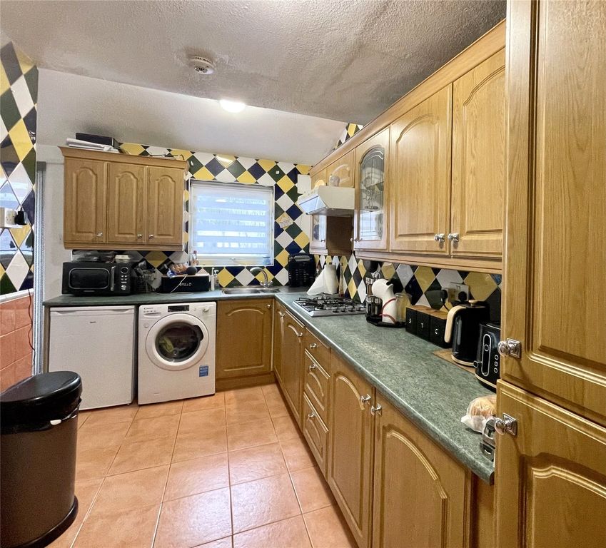 Property photo 3 of 11 Picture No. 17