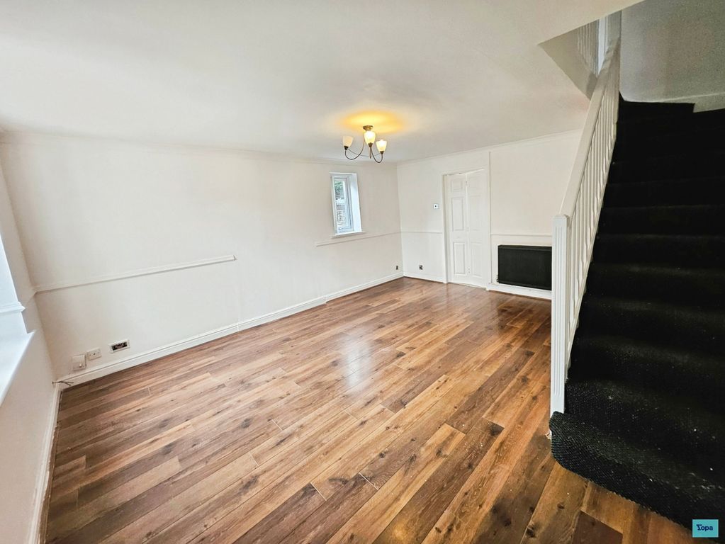 Property photo 3 of 22 Lounge