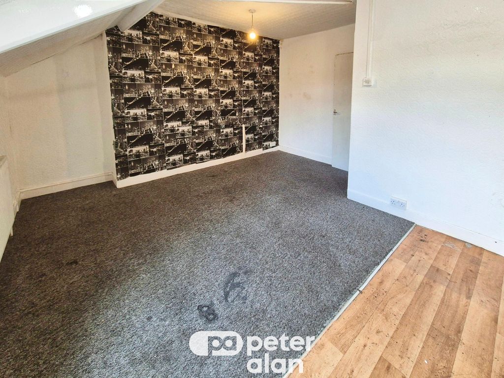 Property photo 2 of 9 Image