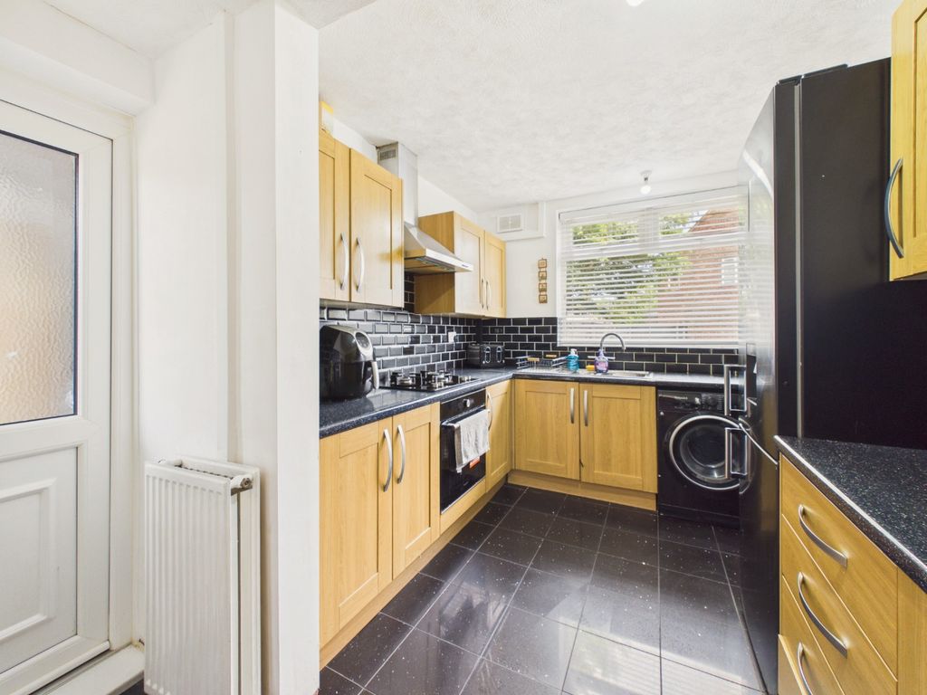 Property photo 3 of 18 5232075