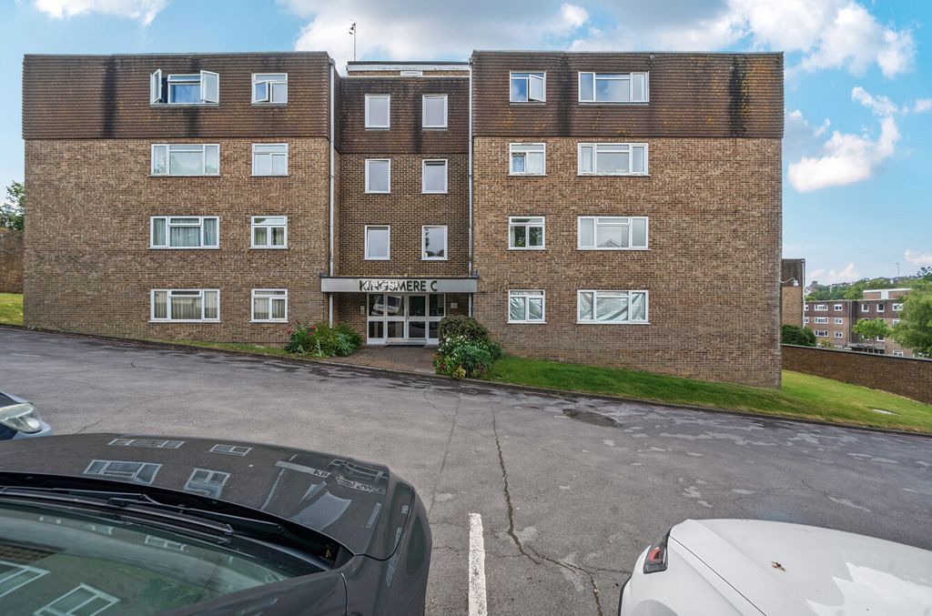 Property photo 1 of 11 1469174-19-6A215c...