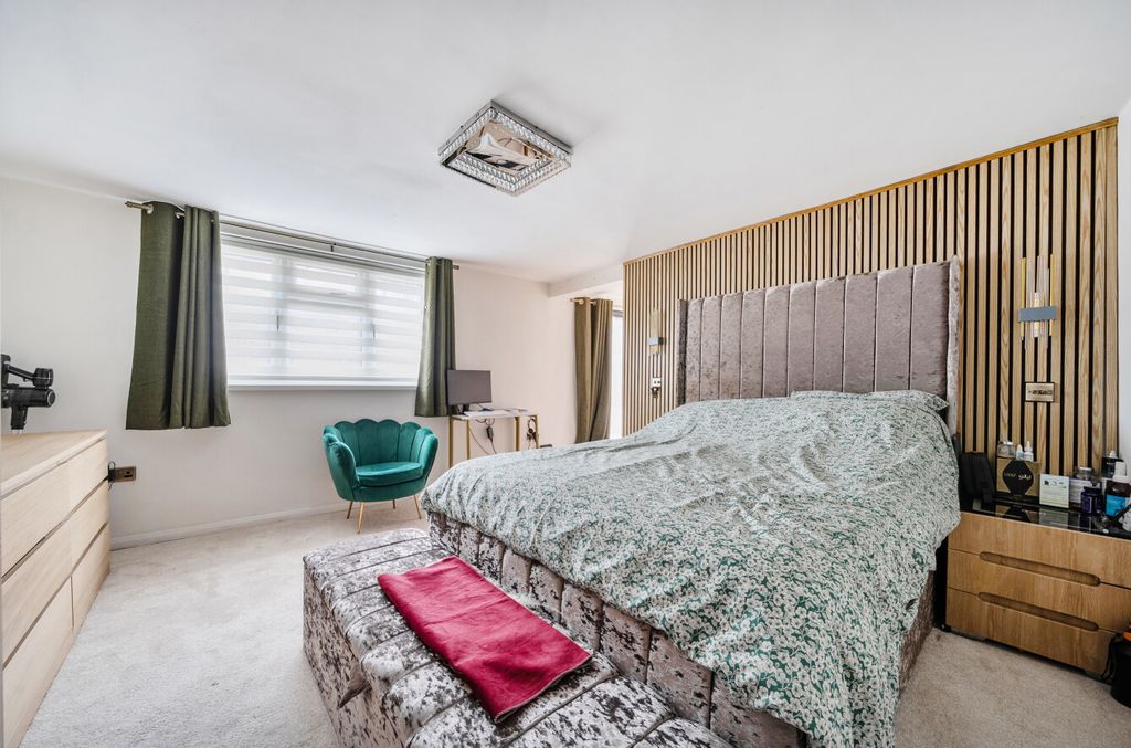 Property photo 3 of 19 1406088-6-6985F7c...