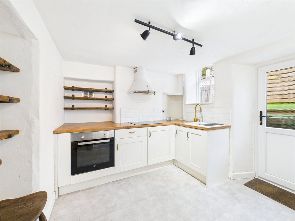 Property photo 2 of 24 Picture No. 14