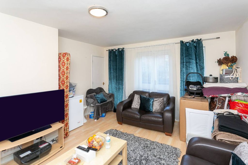 Property photo 3 of 6