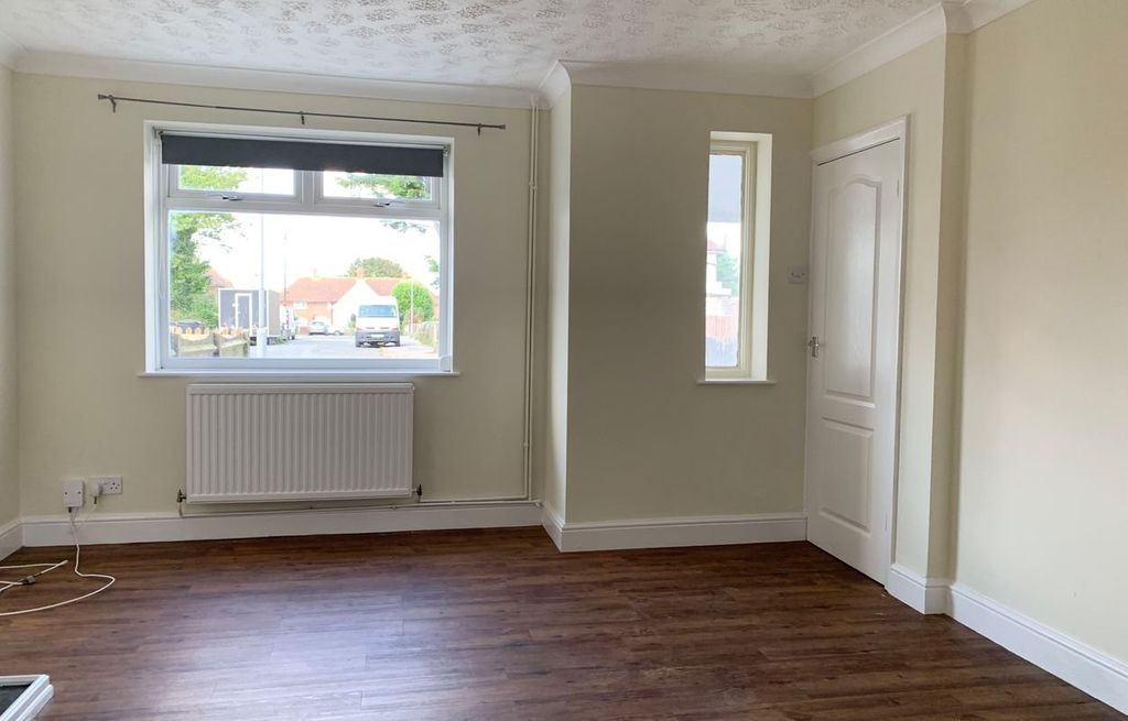 Property photo 2 of 8 Picture 2