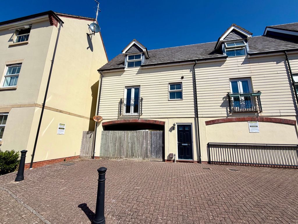 Property photo 2 of 11