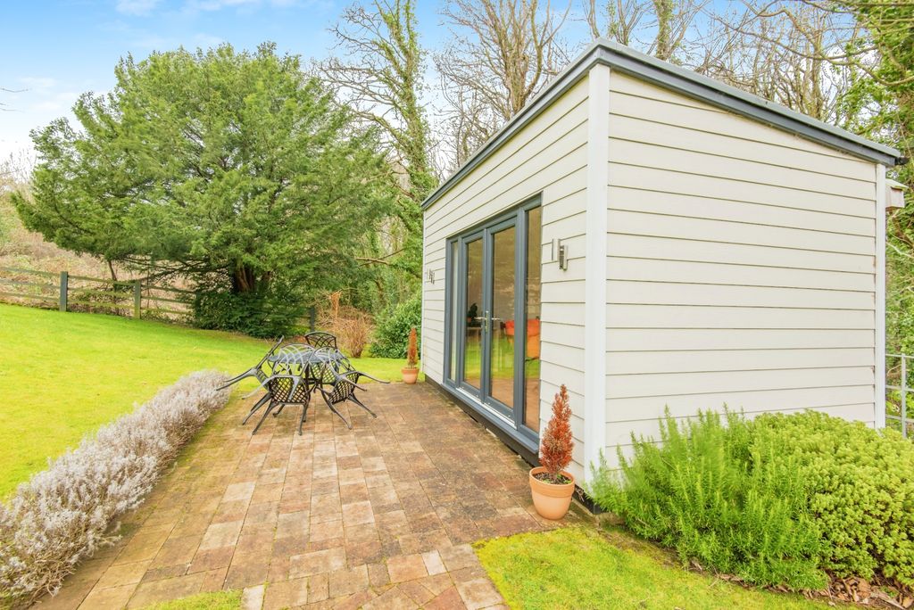 Property photo 3 of 17 Photography