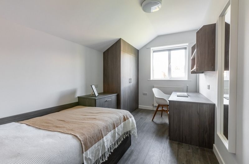 Property photo 1 of 4