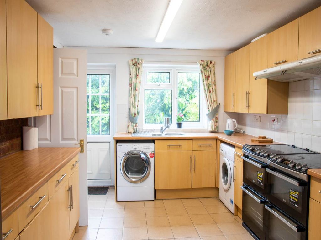 Property photo 3 of 13 Kitchen