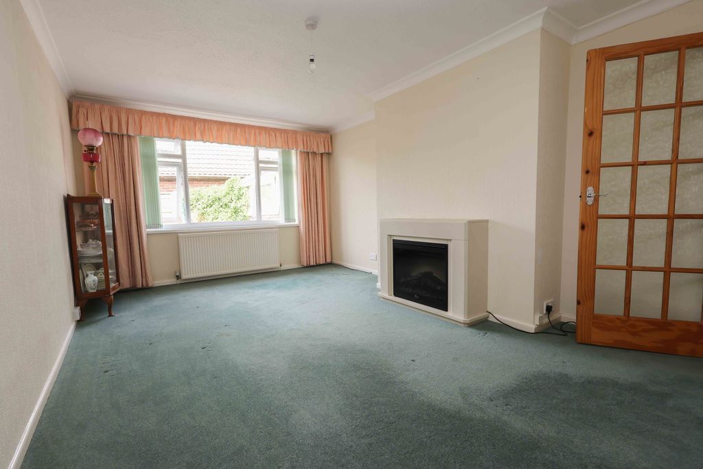 Property photo 2 of 14 Sitting Room